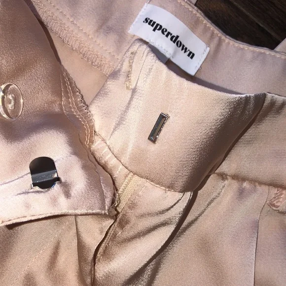 SUPERDOWN Rita cargo pants in champagne size medium new without tags - Picture 6 of 10